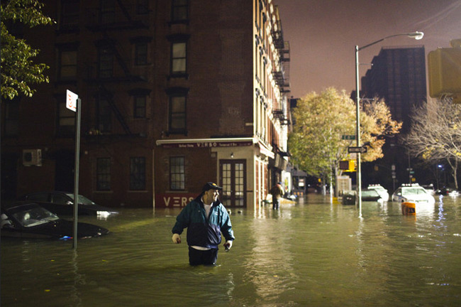 5 Days In The Dark: The Hurricane Diaries 5 Days In The Dark: The Hurricane Diaries